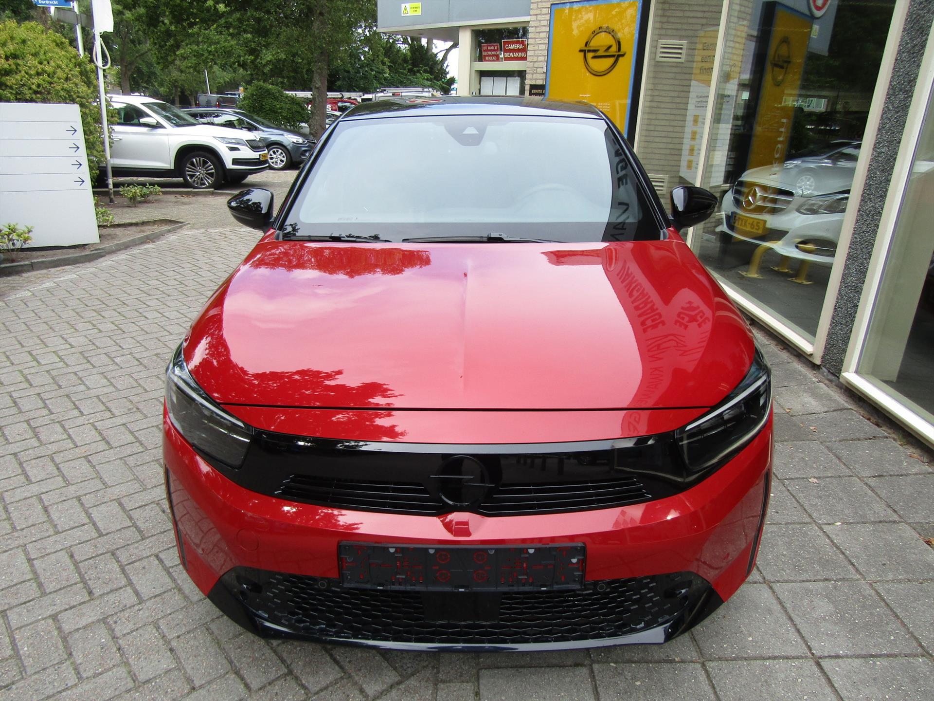 47315387-5.jpg