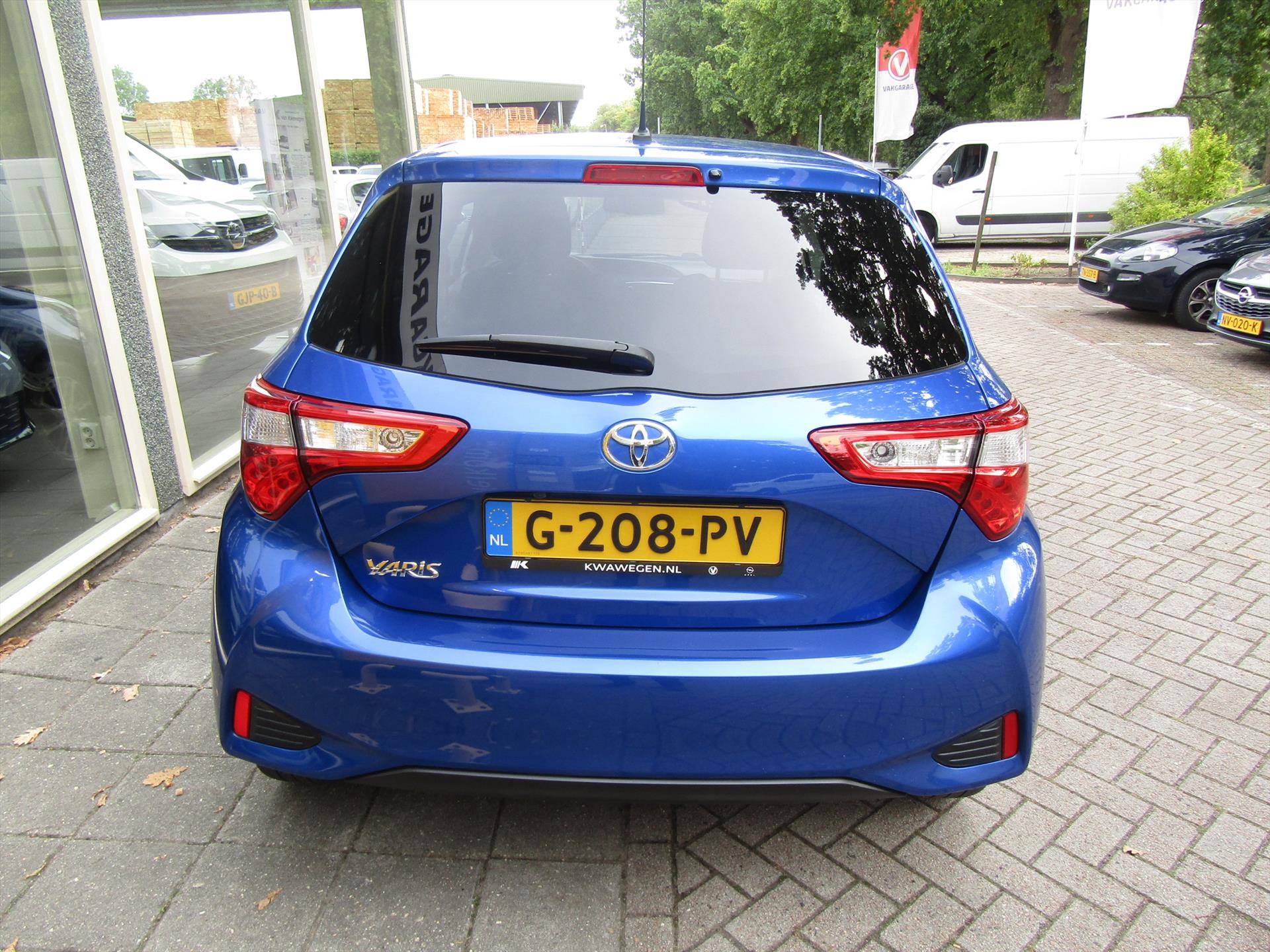 47376897-3.jpg