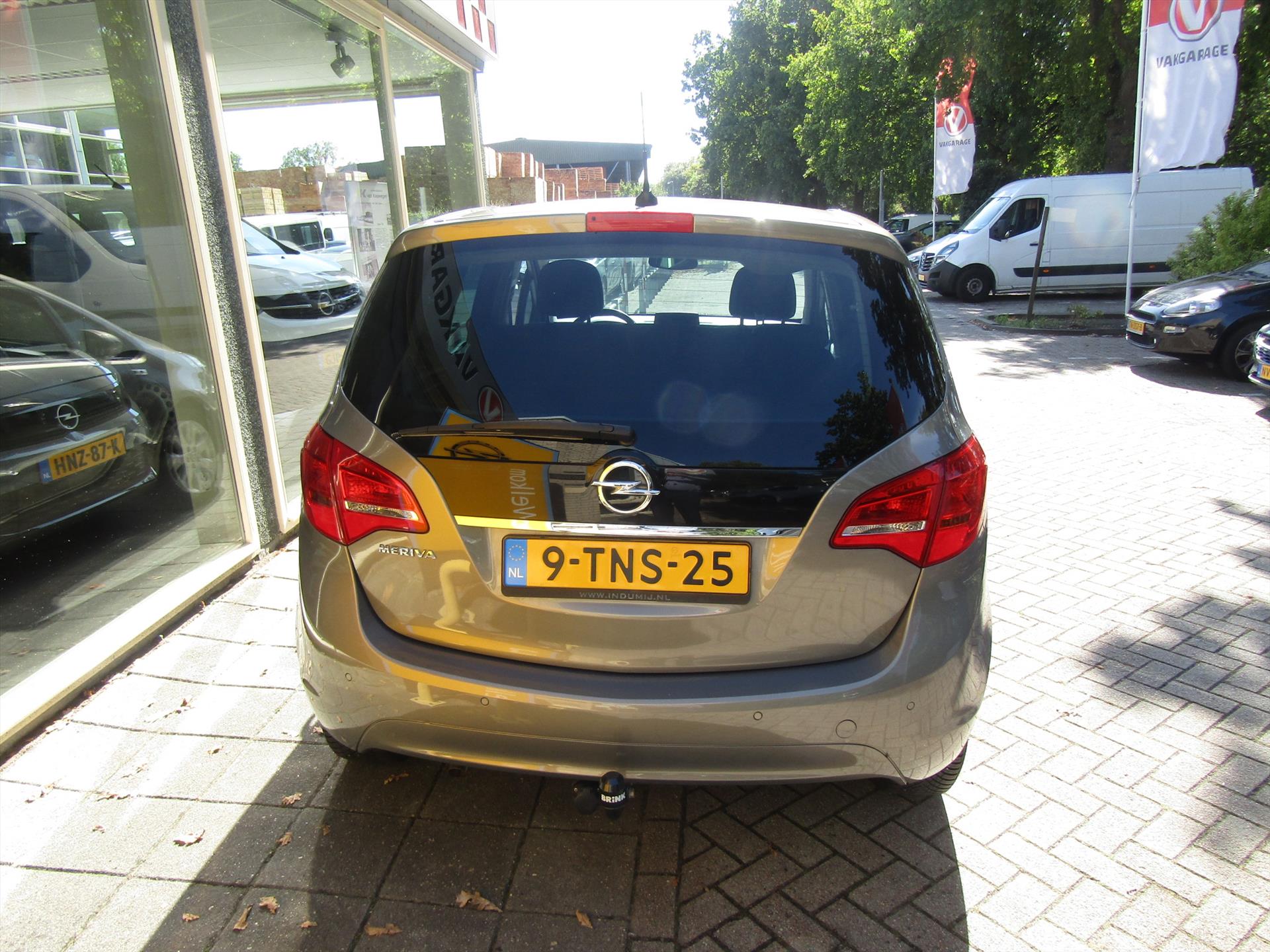 47444519-3.jpg