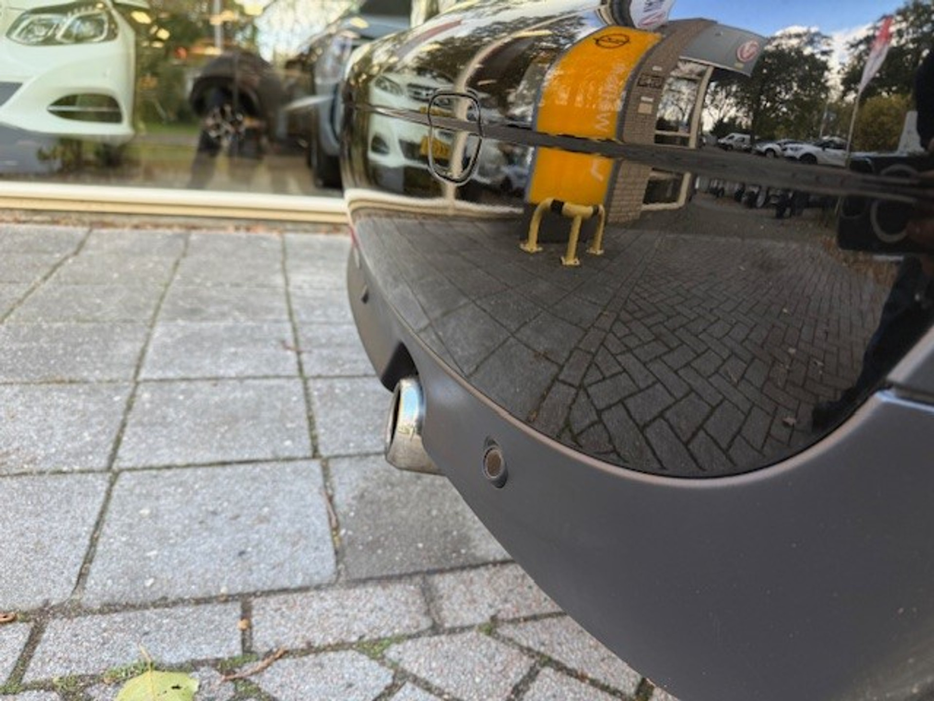 48322784-25.jpg